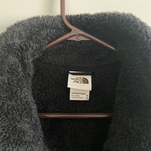 North Face Furry Fleece Vest- Black- size M (EUC) - Picture 6 of 8